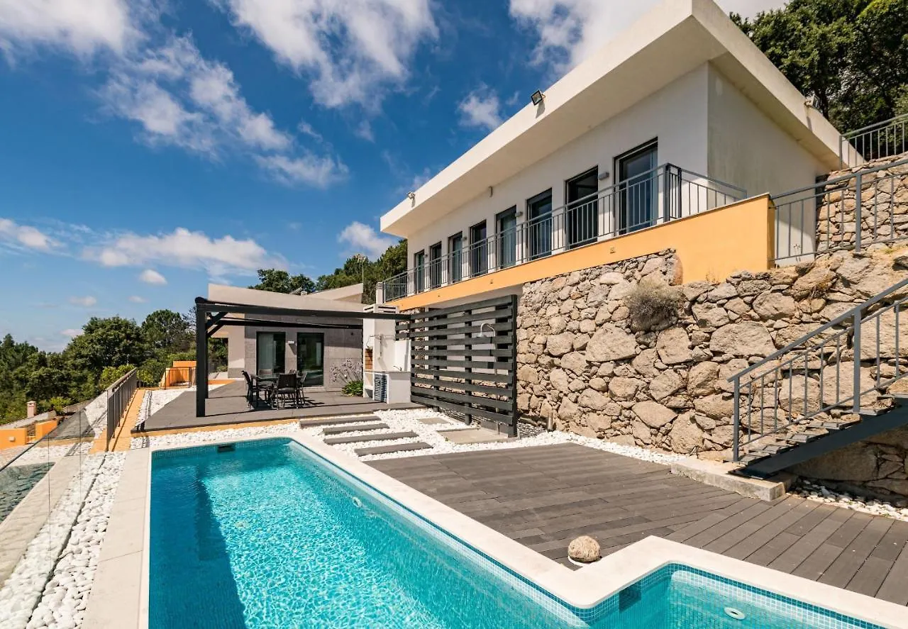Villa Monchique 0*,